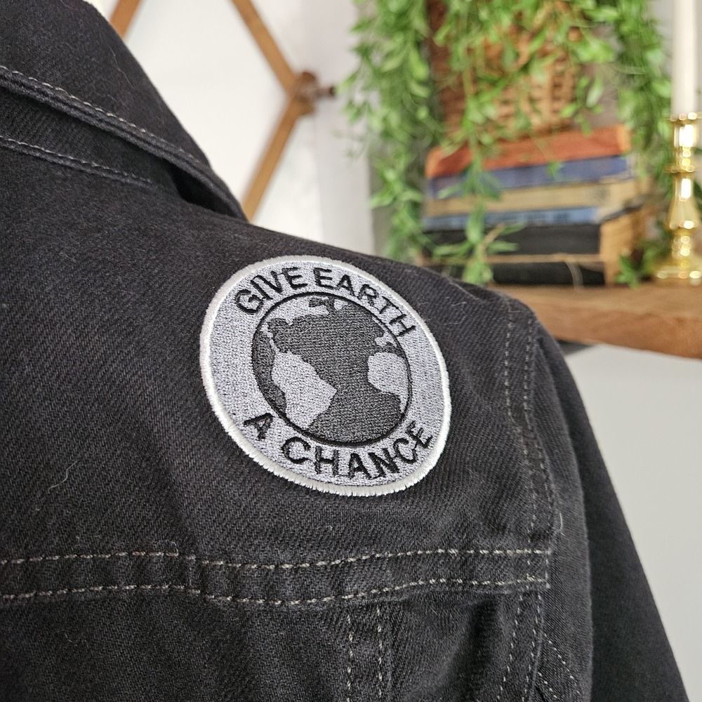 Levi Kids Denim Jacket Small 8/10 Patches Good Jeans Day Job Give Earth A Chance - Picture 8 of 15